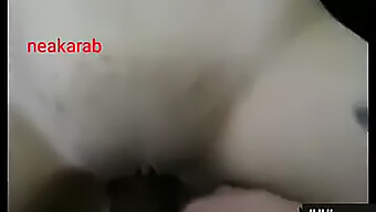 كس بنت لبنانية أحمر يتم نيكه من قبل حبيبها