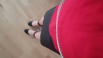 La Sissy En Collants Est Attachée Et Fessée