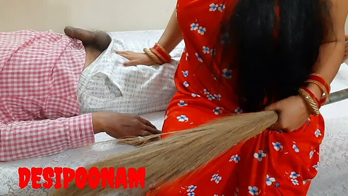 Big Cock Handjob From Desipoonam