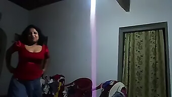 Pecinta Blowjob: Tante Sri Lanka Memberikan Blowjob Panas Pada Suaminya