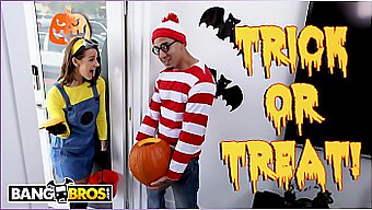 Trick Or Treat Z Evelin Stone I Dużym Kutasem Bruno