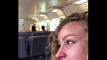 De Wilde Rit Van Angel Emily: Openbare Pijpbeurt En Zaadslikken In De Trein