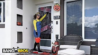 Spesial Halloween: Kontol Besar Atau Kontol Kecil