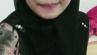 Kata'S Horny Tudung Play