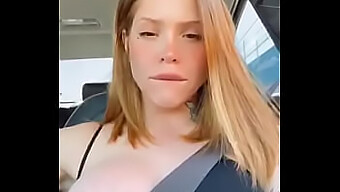 Teenie Conduce Con Grandes Tetas Y Un Coñito Apretado