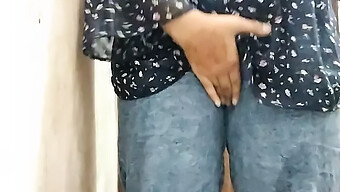 18+ Pelajar Kolej India Merekam Masa Mandinya Sendiri