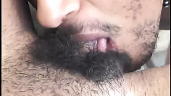 La Bellezza Di Colore Dà Al Suo Insegnante Un Pompino E Una Sborrata In Faccia In Questo Video Bollente