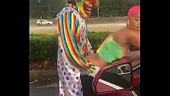 Sexe Cosplay En Public Avec Gibby The Clown Et Jasamine Banks