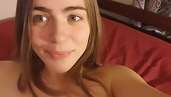 18+ Teen Je Vymrdaná Chlpatým Chlapom